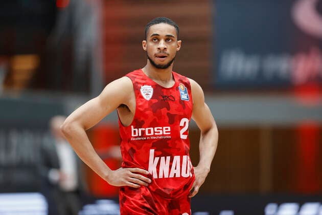 05.05.2021, Basketball, BBL 2020 2021, 33. Spieltag, s.Oliver Wuerzburg - NINERS Chemnitz, GER, Wuerzburg, s.Oliver Arena, Bild: v. li. Cameron Hunt (s.Oliver Wuerzburg) Copyright: HMBxMedia xHeikoxBecker