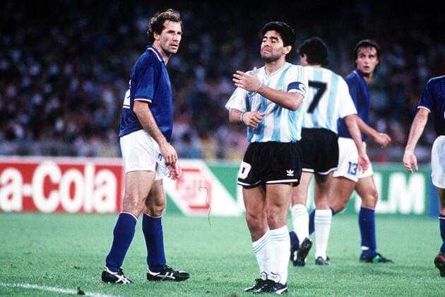 FRANCO BARESI, Italia, DIEGO ARMANDO MARADONA, Argentina, FIFA World Cup, WM, Weltmeisterschaft, Fussball Italia 1990, Semi Final, Argentina vs Italy 1-1 (4-3 apk), Napoli CAMPIONATI MONDIALI ITALIA 1990 SEMI FINALE ARGENTINA-ITALIA 1-1