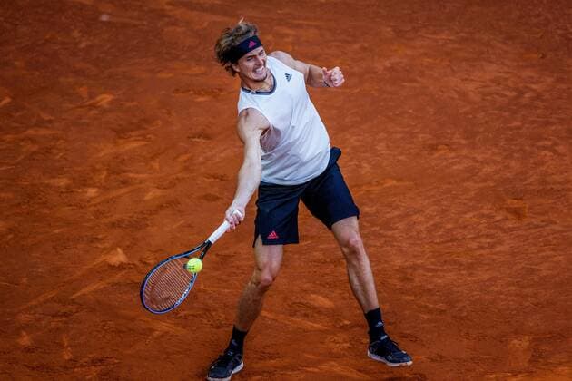 Alexander Zverev of Germany in action against Daniel Evans of England during their Mutua Madrid Open tennis tournament round of 16 tennis match held in Madrid, central Spain, 06 May 2021. Alexander Zverev vs Daniel Evans !ACHTUNG: NUR REDAKTIONELLE NUTZUNG!  Copyright: xJuanJoxMartínx GRAF948 20210506-637559287303857270