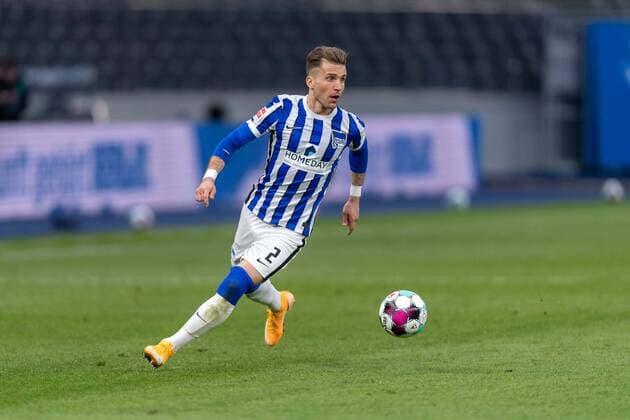 Fussball Berlin 06.05.2021 1. Bundesliga DFL Saison 2020 2021 Hertha BSC Berlin - SC Freiburg Peter Pekarik (Hertha BSC, No.02) *** Football Berlin 06 05 2021 1 Bundesliga DFL Season 2020 2021 Hertha BSC Berlin SC Freiburg Peter Pekarik Hertha BSC, No 02