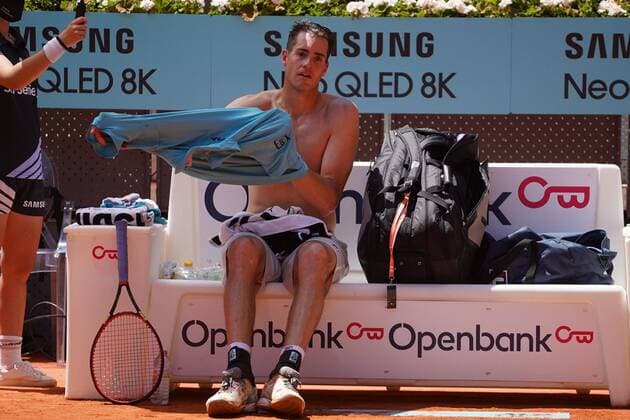 Dominic Thiem (AUT) VS John Isner (US) Durning Match Master 1000 - Mutua Madrid Open 2021, Madrid May 7, 2021 Cordon Press