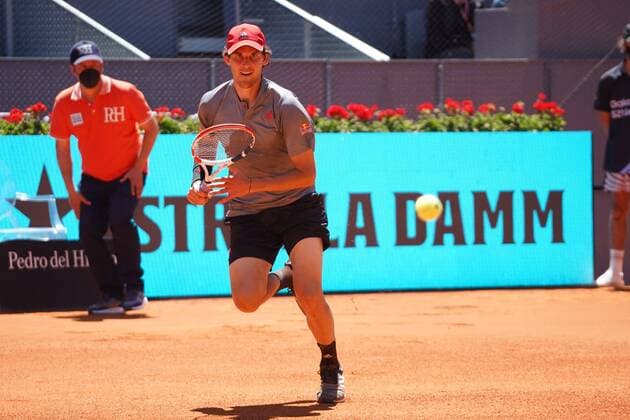 Dominic Thiem (AUT) VS John Isner (US) Durning Match Master 1000 - Mutua Madrid Open 2021, Madrid May 7, 2021 Cordon Press