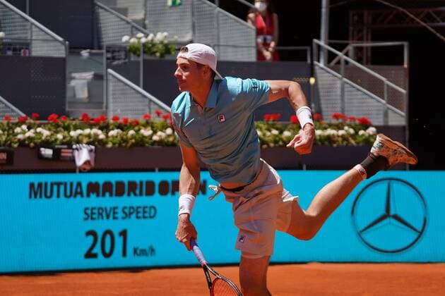 Dominic Thiem (AUT) VS John Isner (US) Durning Match Master 1000 - Mutua Madrid Open 2021, Madrid May 7, 2021 Cordon Press