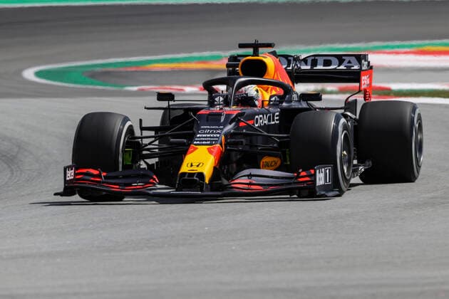 33 VERSTAPPEN Max (nld), Red Bull Racing Honda RB16B, action during the Formula 1 Aramco Gran Premio De Espana 2021 from May 07 to 10, 2021 on the Circuit de Barcelona-Catalunya, in Montmelo, near Barcelona, Spain - FORMULE 1 : Grand prix d Espagne - Barcelone - Essais - 07 05 2021 DPPI Panoramic 