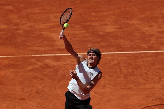 Alexander Zverev of Germany in action against Rafa Nadal of Spain during the Mutua Madrid Open quarterfinal match against held in Madrid, Spain, 07 May 2021. Mutua Madrid Open tennis tournament !ACHTUNG: NUR REDAKTIONELLE NUTZUNG!  Copyright: xRodrigoxJimenezx GRAF1551 20210507-637559998302043222