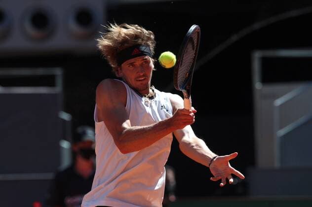 Alexander Zverev of Germany in action against Rafa Nadal of Spain during the Mutua Madrid Open quarterfinal match against held in Madrid, Spain, 07 May 2021. Mutua Madrid Open tennis tournament !ACHTUNG: NUR REDAKTIONELLE NUTZUNG!  Copyright: xRodrigoxJimenezx GRAF1609 20210507-637560023523458223