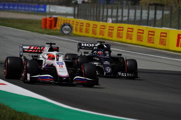F1 Aramco Grand Prix von Spanien 2021 07.05.2021, Circuit de Catalunya, Barcelona, F1 Aramco Grand Prix von Spanien 2021 , im Bild Nikita Mazepin (RUS 9), Haas F1 Team, Yuki Tsunoda (JPN 22), Scuderia AlphaTauri Honda