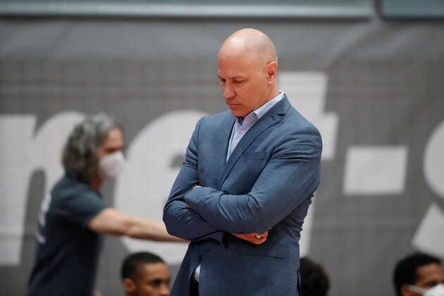 07.05.2021, Basketball, BBL 2020 2021, 28. Spieltag, s.Oliver Wuerzburg - FRAPORT SKYLINERS, GER, Wuerzburg, s.Oliver Arena, Bild: v. li. Headcoach Denis Wucherer (s.Oliver Wuerzburg) Copyright: HMBxMedia xHeikoxBecker