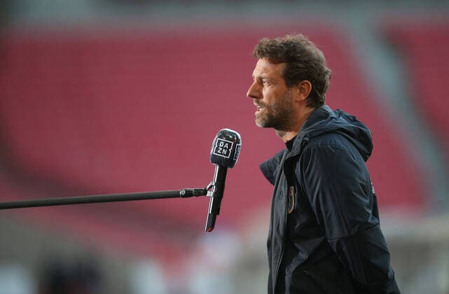 Trainer Markus Weinzierl (Augsbg) beim Interview von DAZN . Fussball: 1. Bundelsiga : Saison 20 21: VfB Stuttgart - FC Augsburg, 07.05.2021. *** Coach Markus Weinzierl Augsbg interviewed by DAZN Sport Fussball 1 Bundelsiga Saison 20 21 VfB Stuttgart FC Augsburg, 07 05 2021
