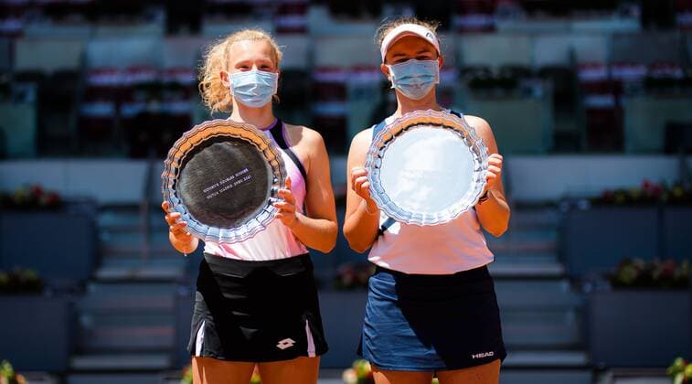 Mandatory Credit: Photo by Rob Prange Shutterstock (11888299h) Katerina Siniakova & Barbora Krejcikova of the Czech Republic with their campions trophies after winning the doubles final of the 2021 Mutua Madrid Open WTA, Tennis Damen 1000 tournament Mutua Madrid Open, Tennis, La Caja Magica, Madrid, Spain - 08 May 2021 Mutua Madrid Open, Tennis, La Caja Magica, Madrid, Spain - 08 May 2021  Copyright: xRobxPrange Shutterstockx 11888299h