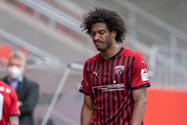Francisco da Silva Caiuby (FC Ingolstadz), stinkig, FC Ingolstadt 04 vs. 1. FC Saarbruecken, 3. Liga, 08.05.2021 DFB regulations prohibit any use of photographs as image sequences and or quasi-video Ingolstadt Bayern Deutschland *** Francisco da Silva Caiuby FC Ingolstadz , stinky, FC Ingolstadt 04 vs 1 FC Saarbruecken, 3 Liga, 08 05 2021 DFB regulations prohibit any use of photographs as image sequences and or quasi video Ingolstadt Bayern Germany Copyright: xkolbert-press UlrichxGamelx