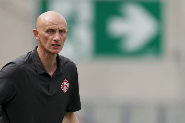 2. Bundesliga; FC Wuerzburger Kickers - VfL Osnabrueck; 08.05.2021 Ralf Santelli (Cheftrainer, FC Wuerzburger Kickers) (DFL DFB REGULATIONS PROHIBIT ANY USE OF PHOTOGRAPHS AS IMAGE SEQUENCES AND OR QUASI-VIDEO) , 2. Bundesliga, FC Wuerzburger Kickers - VfL Osnabrueck, 08.05.2021, Wuerzburg, FLYERALARM Arena Copyright: xBEAUTIFULxSPORTS JulienxChristx