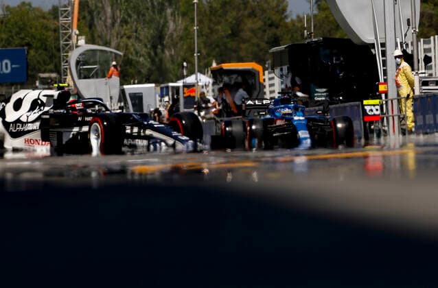 10 Pierre Gasly (FRA, Scuderia AlphaTauri Honda), 14 Fernando Alonso (ESP, Alpine F1 Team), F1 Grand Prix of Spain at Circuit de Barcelona-Catalunya on May 8, 2021 in Barcelona, Spain. (Photo by HOCH ZWEI) Barcelona Spain