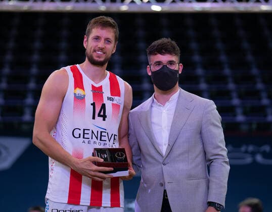 08.05.2021, Fribourg, St-LÃ onard di Friborgo, Patrick Baumann Swiss Cup Herren: Lions de Geneve - Fribourg Olympic, MVP Genf Roberto Kovac (Genf) Fribourg Fribourg Schweiz Copyright: xJustPictures.ch TilxBuergyx