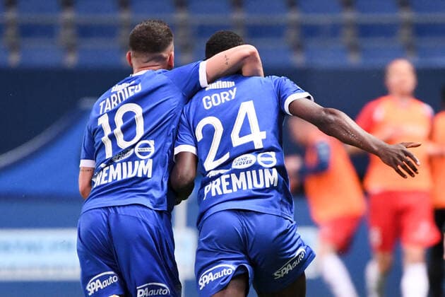 JOIE - FAIR PLAY - 24 ALIMAMI GORY (TRO) - 10 FLORIAN TARDIEU (TRO) - DOS FOOTBALL : Troyes vs Dunkerque - Ligue 2 BKT - 08 05 2021 AnthonyBIBARD FEP Panoramic 
