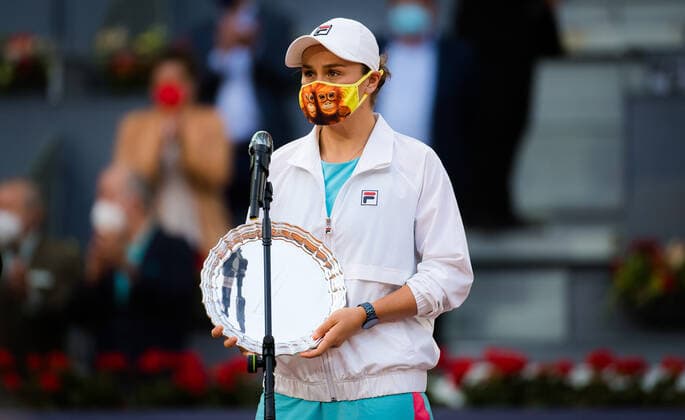 May 8, 2021, MADRID, MADRID, SPAIN: Ashleigh Barty of Australia with her runner-up trophy after the final of the 2021 Mutua Madrid Open WTA, Tennis Damen 1000 tournament against Aryna Sabalenka of Belarus MADRID SPAIN - ZUMAa181 20210508_zaa_a181_325 Copyright: xRobxPrangex