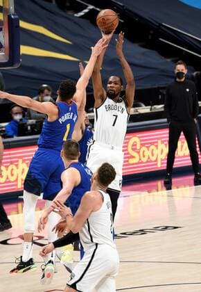 Brooklyn Nets forward Kevin Durant 7 (R) goes up for a shot against Denver Nuggets forward Michael Porter Jr. 1 (L), during the fourth quarter. The Brooklyn Nets defeated the Denver Nuggets, 125-119 at the Ball Arena in Denver, CO, USA, 08 May 2021. Denver Nuggets - Brooklyn Nets !ACHTUNG: NUR REDAKTIONELLE NUTZUNG!  Copyright: xToddxPiersonx AME6342 20210509-637561404443414764