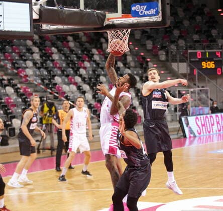 James Thompson IV Telekom Baskets Bonn vs. ratiopharm Ulm easyCredit BBL 1. Bundesliga , Saison 2020 2021 , 34. Spieltag