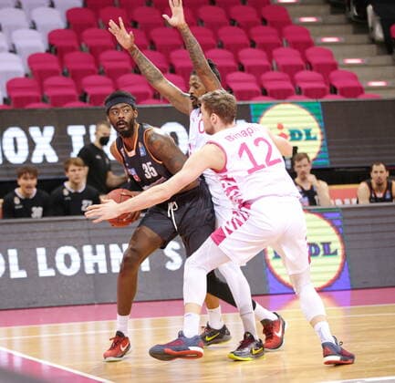Telekom Baskets Bonn vs. Aric Holman ratiopharm Ulm easyCredit BBL 1. Bundesliga , Saison 2020 2021 , 34. Spieltag