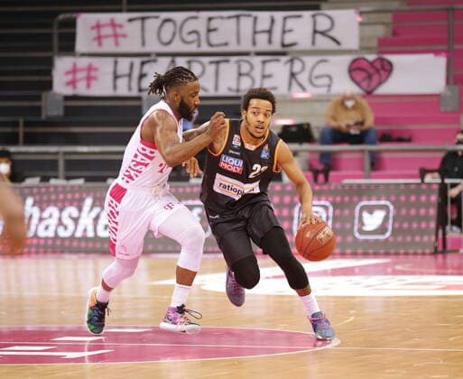 Xavier Pollard Telekom Baskets Bonn vs. Troy Caupain ratiopharm Ulm easyCredit BBL 1. Bundesliga , Saison 2020 2021 , 34. Spieltag