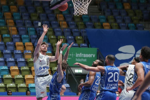 +h61+Moore Rasheed,(Fraport Skyliners, 20), , GER, Basketball,Fraport Skyliners - EWE Baskets Oldenburg, 02.05.2021, Frankfurt Copyright: xEibner-Pressefoto UlrichxScherbaumx EP_usm