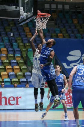 Terry Allen,(Hamburg Towers, 25),Murphy Kamari,(Fraport Skyliners, 21), , GER, Basketball,Fraport Skyliners - EWE Baskets Oldenburg, 02.05.2021, Frankfurt Copyright: xEibner-Pressefoto UlrichxScherbaumx EP_usm