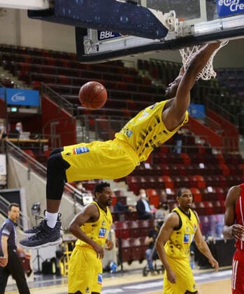 Ludwigsburg , Basketball easyCredit BBL Bundesliga , MHP RIESEN Ludwigsburg vs. Bayern München , Jamel McLean ( Riesen )