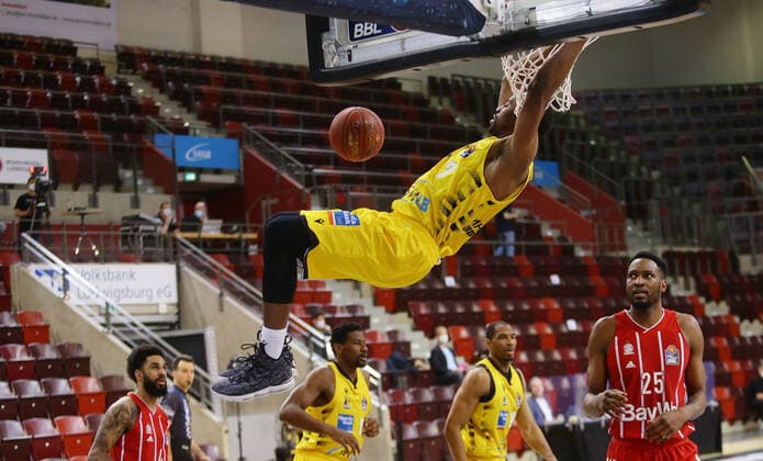 Ludwigsburg , Basketball easyCredit BBL Bundesliga , MHP RIESEN Ludwigsburg vs. Bayern München , Jamel McLean ( Riesen )