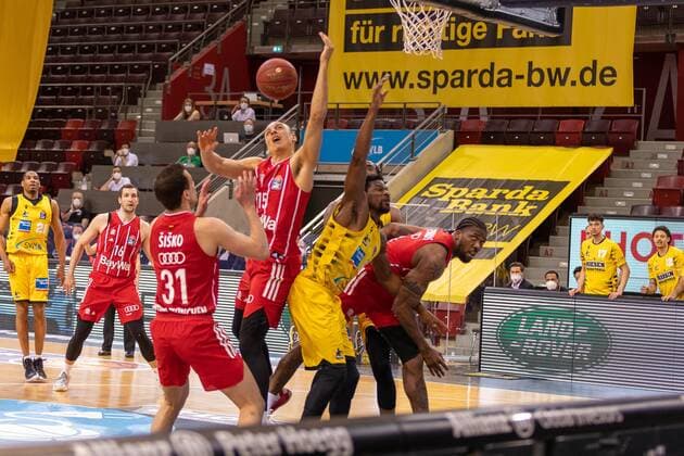 Zan Mark Sisko (Fc Bayern München, 31) Robin Amaize (Fc Bayern München, 15) Jaleen Smith (MHP Riesen Ludwigsburg, 3) Jalen Reynolds (Fc Bayern München, 8) MHP Riesen Ludwigsburg vs. FC Bayern München, Basketball, Bundesliga, easy credit BBL, Spieltag 34, Spielzeit 2020 2021, 09.05.2021 Kirchheim Knights - MLP Academics Heidelberg , Basketball, 2. Bundesliga, Barmer 2 Basketball, Playoffs, 3. Spieltag Gruppenphase , Spielzeit 2020 2021, 23.04.2021 Ludwigsburg Copyright: xNinaxSander xEibnerxPressefotoxIx EP_NSR