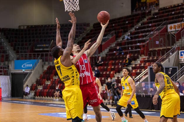 Jamel McLean (MHP Riesen Ludwigsburg, 7) Diego Flaccadori (Fc Bayern München, 12) MHP Riesen Ludwigsburg vs. FC Bayern München, Basketball, Bundesliga, easy credit BBL, Spieltag 34, Spielzeit 2020 2021, 09.05.2021 Kirchheim Knights - MLP Academics Heidelberg , Basketball, 2. Bundesliga, Barmer 2 Basketball, Playoffs, 3. Spieltag Gruppenphase , Spielzeit 2020 2021, 23.04.2021 Ludwigsburg Copyright: xNinaxSander xEibnerxPressefotoxIx EP_NSR