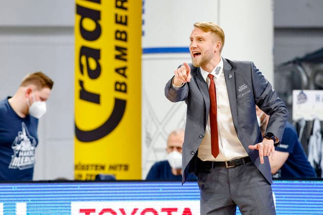 Headcoach Tuomas Iisalo (HAKRO Merlins Crailsheim) Brose Bamberg - HAKRO Merlins Crailsheim - easyCredit-BBL - Basketball Bundesliga - Basketball Saison 2020 21 - 34. Spieltag, 09.05.2021 Bamberg, Brose Arena Copyright: DanielxLöb