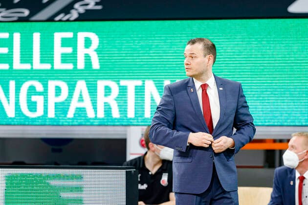Headcoach Johan Roijakkers (Brose Bamberg) Brose Bamberg - HAKRO Merlins Crailsheim - easyCredit-BBL - Basketball Bundesliga - Basketball Saison 2020 21 - 34. Spieltag, 09.05.2021 Bamberg, Brose Arena Copyright: DanielxLöb