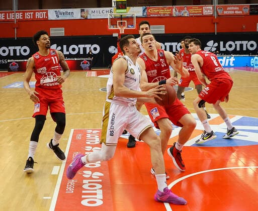 Lukas Wank (Loewen Braunschweig 0), JobStairs GIESSEN 46ers vs Loewen Braunschweig, Basketball, Basketball Bundesliga, 34. Spieltag, 09.05.2021, JobStairs GIESSEN 46ers vs Loewen Braunschweig, Basketball, Basketball Bundesliga, 34. Spieltag, 09.05.2021, Foto: EIBNER Joerg Niebergall Giessen Copyright: xJoergxNiebergall Eibner-Pressefox EP_JNL