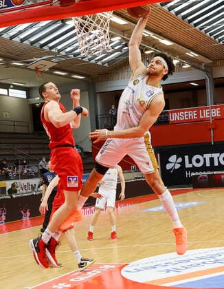 Gavin Schilling (Loewen Braunschweig 34), JobStairs GIESSEN 46ers vs Loewen Braunschweig, Basketball, Basketball Bundesliga, 34. Spieltag, 09.05.2021, JobStairs GIESSEN 46ers vs Loewen Braunschweig, Basketball, Basketball Bundesliga, 34. Spieltag, 09.05.2021, Foto: EIBNER Joerg Niebergall Giessen Copyright: xJoergxNiebergall Eibner-Pressefox EP_JNL
