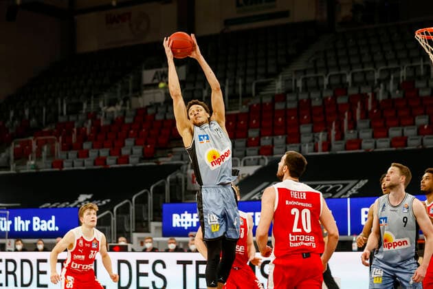 MItte 17 Jamuni McNease (HAKRO Merlins Crailsheim) Brose Bamberg - HAKRO Merlins Crailsheim - easyCredit-BBL - Basketball Bundesliga - Basketball Saison 2020 21 - 34. Spieltag, 09.05.2021 Bamberg, Brose Arena Copyright: DanielxLöb