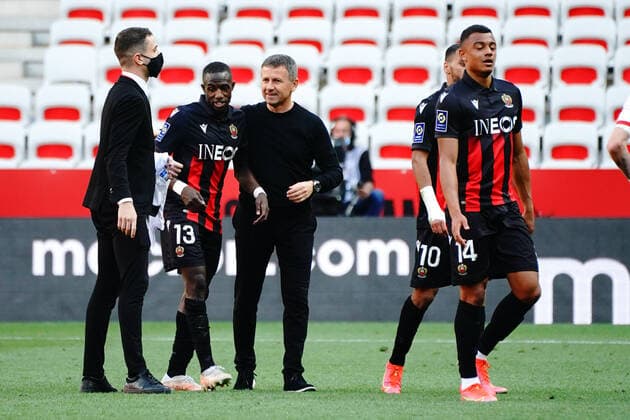 Hassane Kamara (OGC Nice) - Adrian Ursea (entraineur de l OGC Nice) FOOTBALL : OGC Nice vs Brest - Ligue 1 Uber Eats - Nice - 09 05 2021 NorbertScanella PanoramiC 