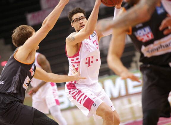 Isaiah Philmore Telekom Baskets Bonn vs. ratiopharm Ulm easyCredit BBL 1. Bundesliga , Saison 2020 2021 , 34. Spieltag