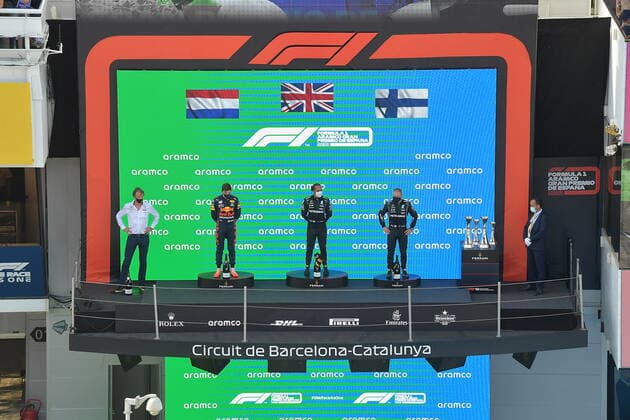 F1 Aramco Grand Prix von Spanien 2021 09.05.2021, Circuit de Catalunya, Barcelona, F1 Aramco Grand Prix von Spanien 2021 , im Bild Sieger Lewis Hamilton (GBR 44), Mercedes-AMG Petronas Formula One Team, 2.Platz für Max Verstappen (NEL 33), Red Bull Racing Honda, 3.Platz für Valtteri Bottas (FIN 77), Mercedes-AMG Petronas Formula One Team