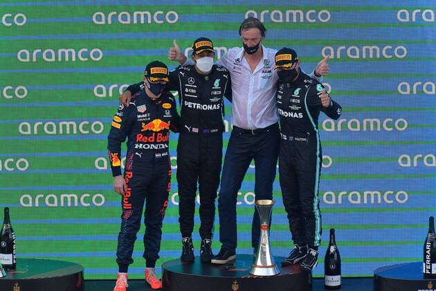 F1 Aramco Grand Prix von Spanien 2021 09.05.2021, Circuit de Catalunya, Barcelona, F1 Aramco Grand Prix von Spanien 2021 , im Bild Sieger Lewis Hamilton (GBR 44), Mercedes-AMG Petronas Formula One Team, 2.Platz für Max Verstappen (NEL 33), Red Bull Racing Honda, 3.Platz für Valtteri Bottas (FIN 77), Mercedes-AMG Petronas Formula One Team