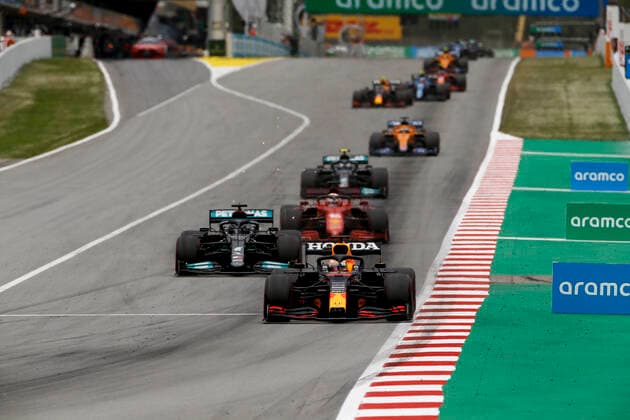 33 Max Verstappen (NED, Red Bull Racing), 44 Lewis Hamilton (GBR, Mercedes-AMG Petronas F1 Team), F1 Grand Prix of Spain at Circuit de Barcelona-Catalunya on May 9, 2021 in Barcelona, Spain. (Photo by HOCH ZWEI) Barcelona Spain