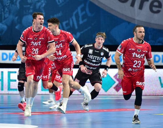 09.05.2021 - Handball - 1. Bundesliga LIQUI MOLY HBL - Saison 2020 2021 - 29. Spieltag: HC Erlangen Metropolregion Nürnberg HCE - Eulen Ludwigshafen - OGo - Hendrik Wagner (28, Die Eulen Ludwigshafen) Pascal Durak (23, Die Eulen Ludwigshafen) Jubel Freude