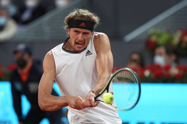 Alexander Zverev of Germany in action against Matteo Berrettini of Italy during the men s final at the Mutua Madrid Open tennis tou?rnament in Madrid, Spain, 09 May 2021. Mutua Madrid Open tennis tou?rnament !ACHTUNG: NUR REDAKTIONELLE NUTZUNG!  Copyright: xRodrigoxJimenezx GRAF3434 20210509-637561843577949240