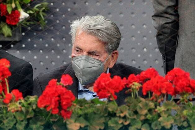 Spanish tennis legend Manolo Santana attends the men s final between Alexander Zverev of Germany and Matteo Berrettini of Italy at the Mutua Madrid Open tennis tou?rnament in Madrid, Spain, 09 May 2021. Mutua Madrid Open tennis tou?rnament !ACHTUNG: NUR REDAKTIONELLE NUTZUNG!  Copyright: xRodrigoxJiménezx GRAF3446 20210509-637561852960427443