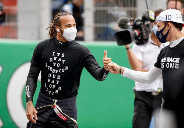 Sport Bilder des Tages 44 Lewis Hamilton (GBR, Mercedes-AMG Petronas F1 Team), 10 Pierre Gasly (FRA, Scuderia AlphaTauri Honda), F1 Grand Prix of Spain at Circuit de Barcelona-Catalunya on May 9, 2021 in Barcelona, Spain. (Photo by HOCH ZWEI) Barcelona Spain