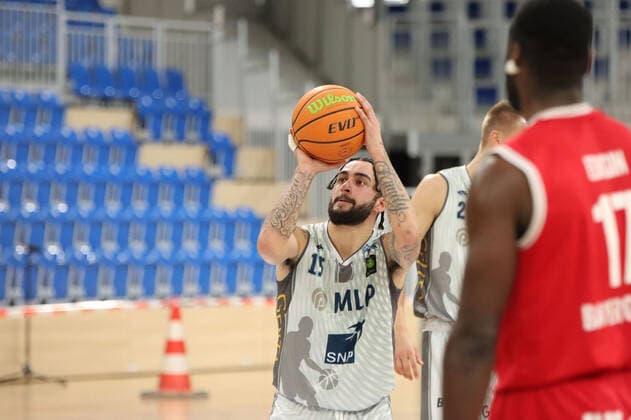 Jordan Geist ( 15, MLP Academics Heidelberg) beim Freiwurf beim 2. Final-Spiel in der BARMER 2. Basketball Bundesliga Pro A, MLP Academics Heidelberg - Bayer Giants Leverkusen. Heidelberg. 09.05.21 Basketball , 09.05.2021, Heidelberg (Deutschland)