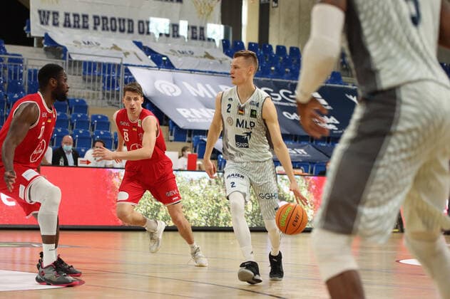 Niklas Wuerzner ( 2, MLP Academics Heidelberg) am Ball beim 2. Final-Spiel in der BARMER 2. Basketball Bundesliga Pro A, MLP Academics Heidelberg - Bayer Giants Leverkusen. Heidelberg. 09.05.21 Basketball , 09.05.2021, Heidelberg (Deutschland)