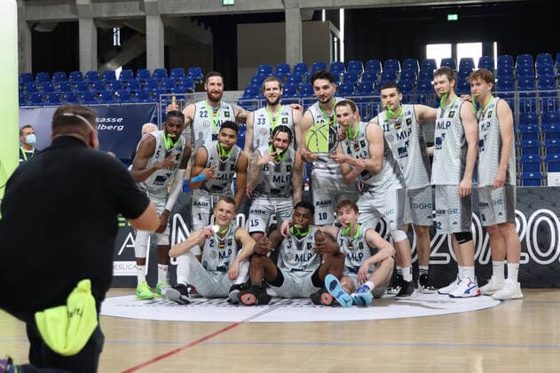 Sport Bilder des Tages Das Team der MLP Academics Heidelberg ist Meister beim 2. Final-Spiel in der BARMER 2. Basketball Bundesliga Pro A, MLP Academics Heidelberg - Bayer Giants Leverkusen. Heidelberg. 09.05.21 Basketball , 09.05.2021, Heidelberg (Deutschland)