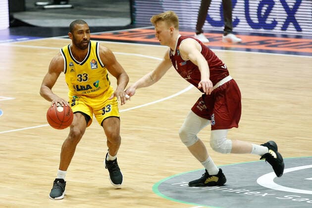 09.05.2021, xgox, Basketball, easyCredit BBL, Niners Chemnitz - Alba Berlin emspor, v.l. Jayson Granger (Alba Berlin, 33) am Ball Chemnitz