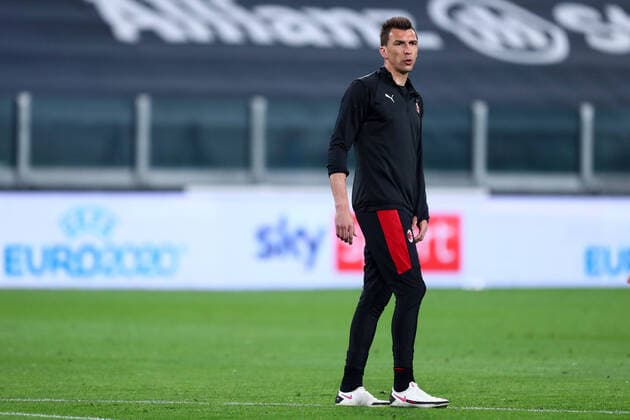 Juventus Fc v Ac Milan Mario Mandzukic of Ac Milan during warm up before the Serie A match between Juventus Fc and Ac Milan. Torino Allianz Stadium Italy Copyright: xMarcoxCanonierox