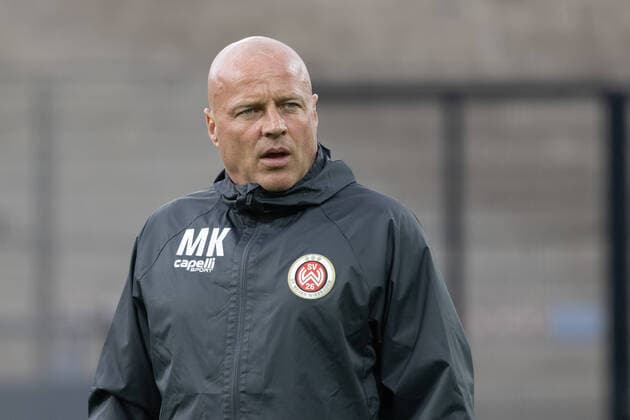 FSV Frankfurt - SV Wehen Wiesbaden, Hessenpokal Co-Trainer Mike Krannich (SV Wehen Wiesbaden). Halbfinale im Hessenpokal zwischen dem FSV Frankfurt und dem SV Wehen Wiesbaden am 12. Mai 2021 in der PSD Bank Arena in Frankfurt am Main., Frankfurt am Main Hessen Deutschland PSD Bank Arena